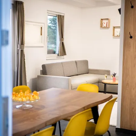 Ugo Apartment *